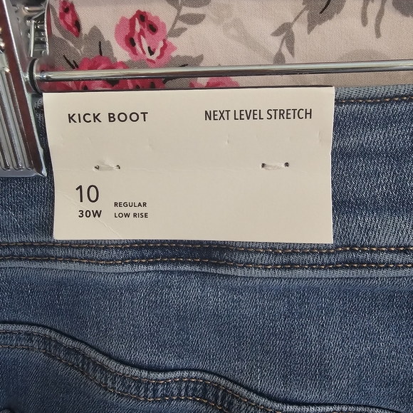 American Eagle Kick Boot Jeans - Picture 3 of 3